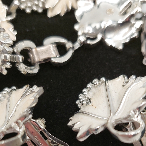 SARAH COVENTRY 'Whispering Leaves' Vintage 1959 Full Parure- Silver Tone Set - Picture 8 of 14